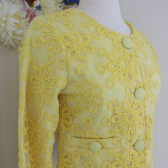 🌼 Vintage floral embroidered yellow jacket - Picture 5 of 8